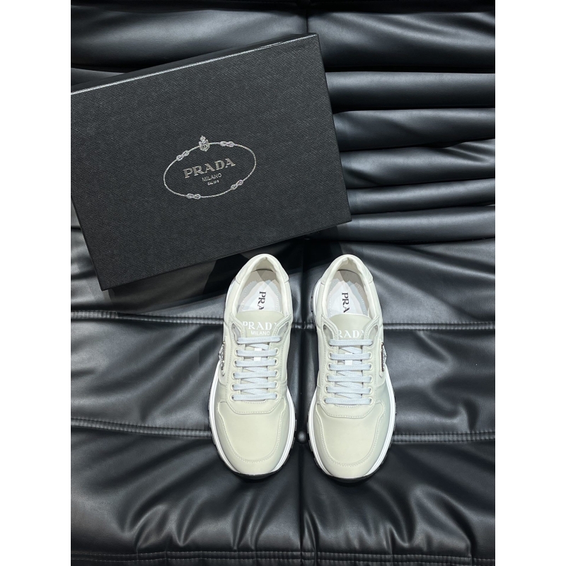 Pra*a casual shoes